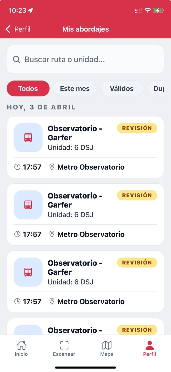 Panel de administración multiempresa con separación por compañía, usuarios y permisos